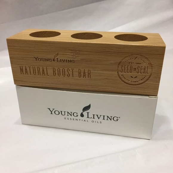YOUNG LIVING Holiday Bundle - Diffuser & Boost Bar - Picture 3 of 5